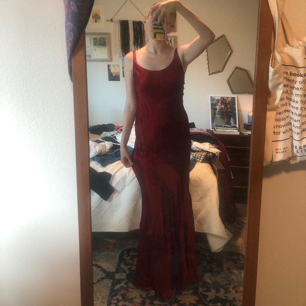 Les Habitudes Los Angeles Red Evening Gown